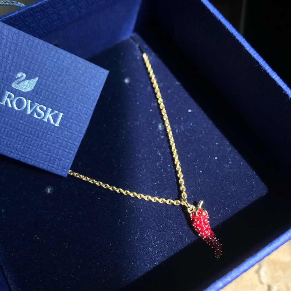 Swarovski gold necklace with pepper pendant